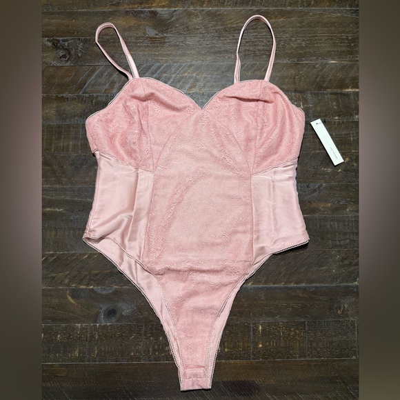 NWT Lani the Label Victoria Blush Pink Satin Lace Bodysuit Sz Large - Picture 3 of 15